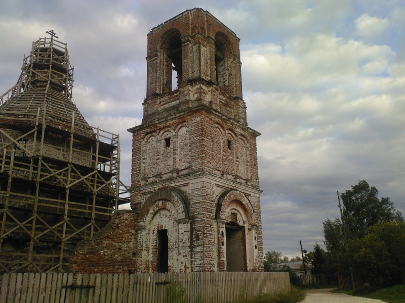 разрушенная церковь