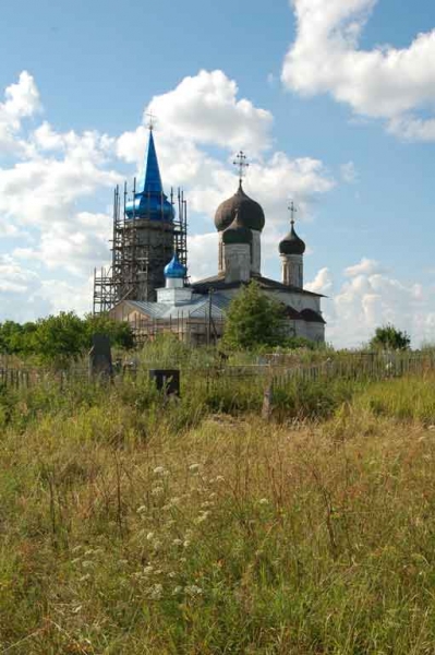 Церковь_в_Иванишах.jpg