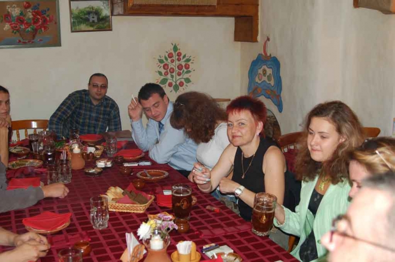 Отсюда