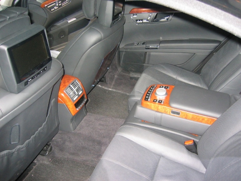 Салон мерседеса 500-матик.