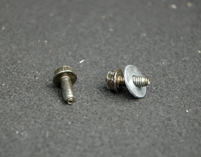 С/у задних динамиков в Cerato HB (болт)