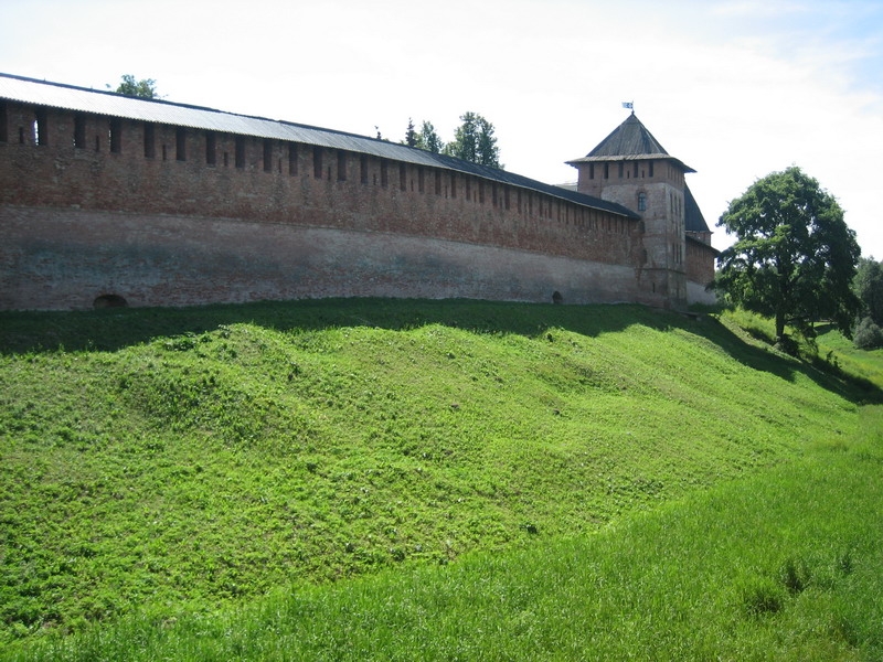 Наш Великий Новгород - стена Кремля