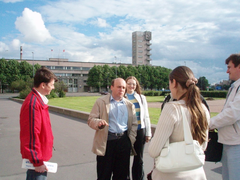 И тут пробегает вот такая мышь...