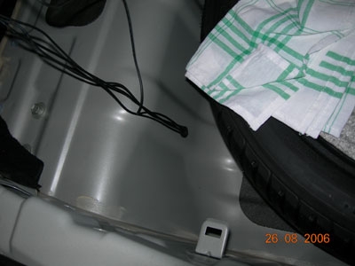 Запаска с проводами изнутри