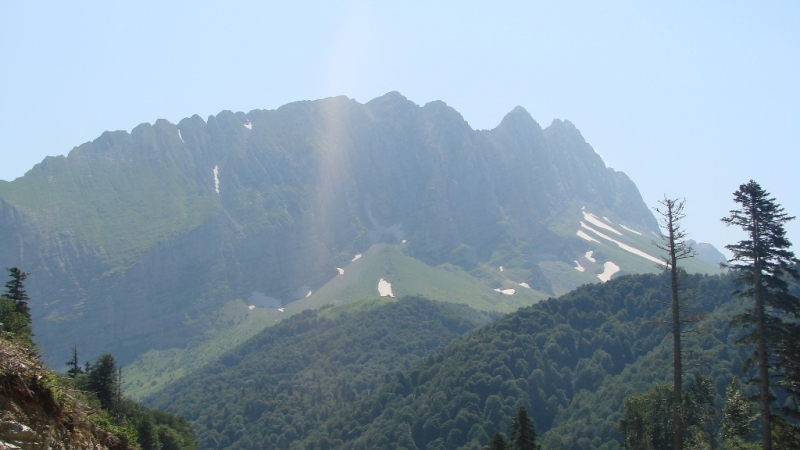 Фишт в солнечных лучах