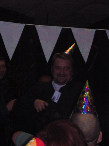 Победитель достает ПРИЗ!!!