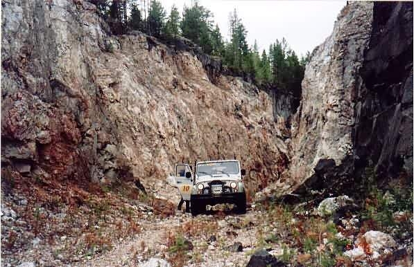 Там где нет асфальта...