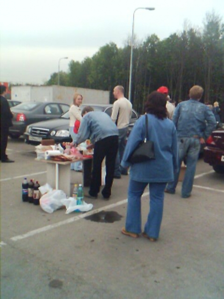 Встреча Клуба в Меге 25.05.06 (Народ подтягивается)