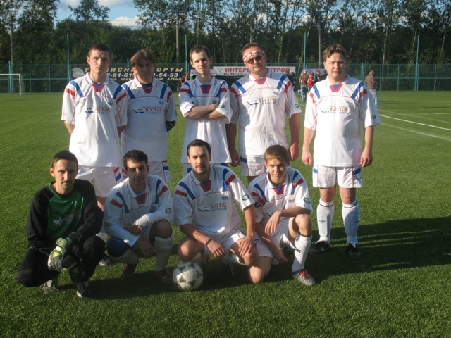 команда в белом