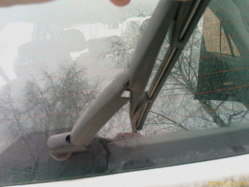 задняя щетка